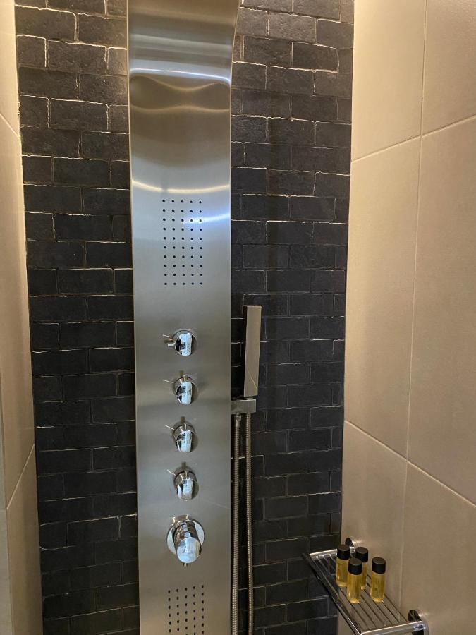 New 2Bd Aprt With Shared Rooftop Pool E2 Athén Kültér fotó