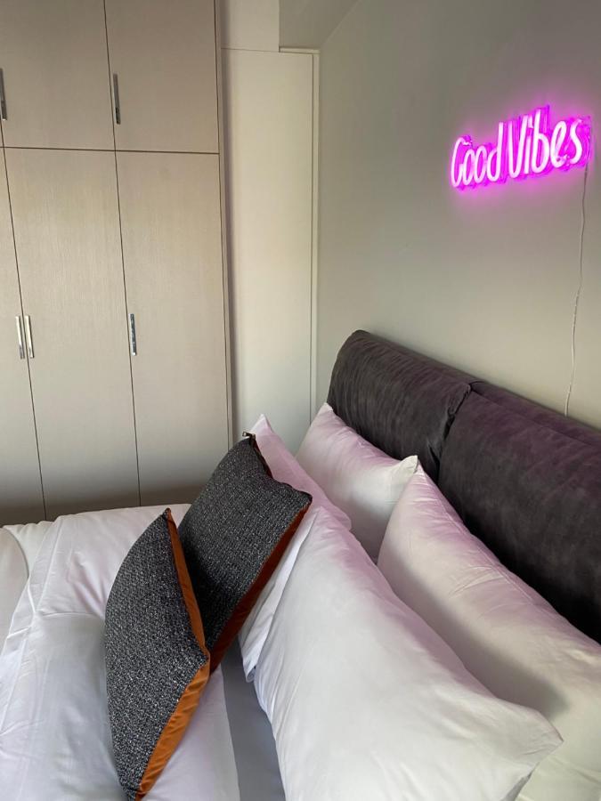 New 2Bd Aprt With Shared Rooftop Pool E2 Athén Kültér fotó