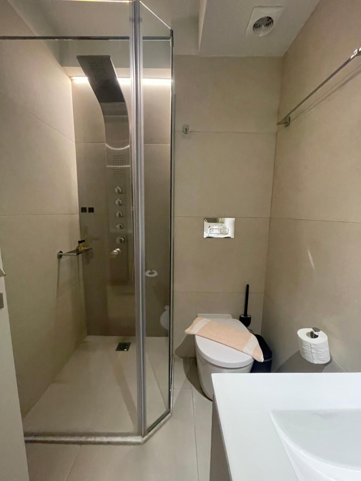 New 2Bd Aprt With Shared Rooftop Pool E2 Athén Kültér fotó